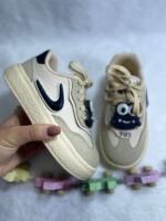 تصویر تک کفش اسپرت بچگانه طرح فانتزی قورباغه چشم‌درشت4