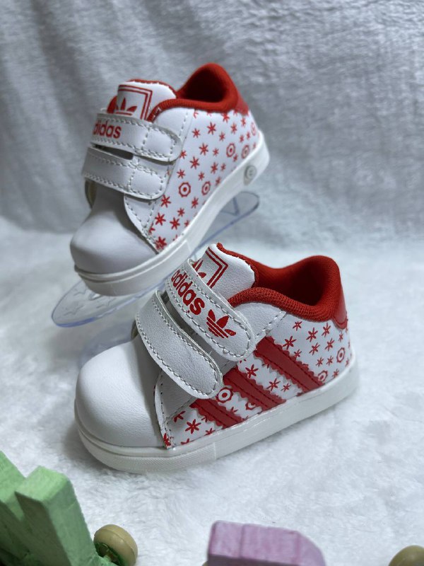 تصویر اصلی کتانی بچه گانه سایز کوچیک سوتی مدل آدیداس1