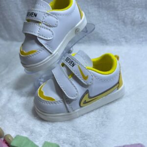 تصویر کتانی اسپرت بچگانه سوتی نایکی (Nike) مدل SEVEN