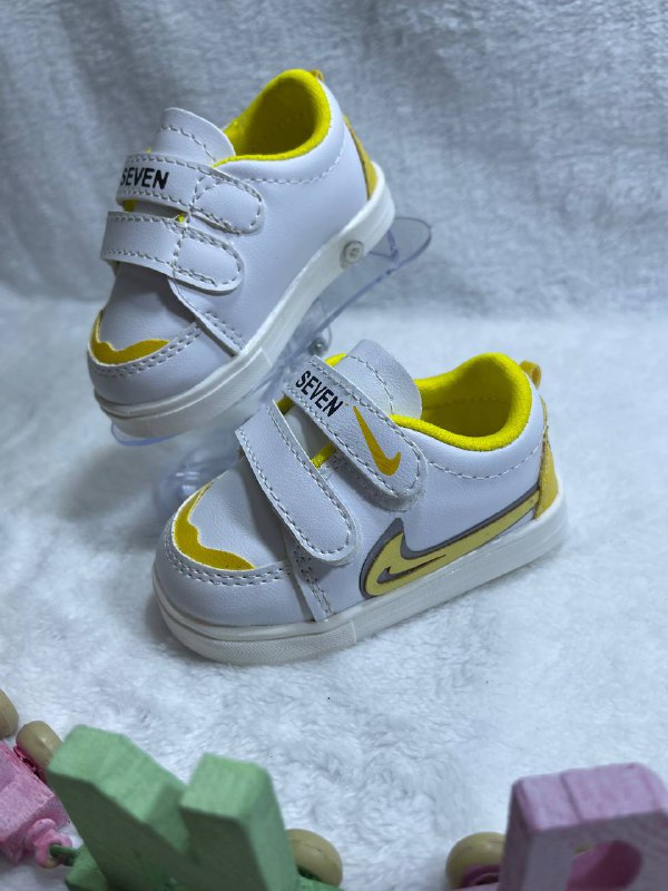 تصویر کتانی اسپرت بچگانه سوتی نایکی (Nike) مدل SEVEN