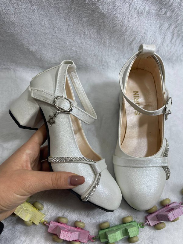 تصویر اصلی کفش مجلسی دخترانه مدل شیرین