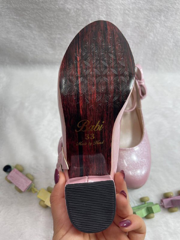 تصویر کفی کفش مجلسی دخترانه پاشنه‌دار مدل پرنسس باربی2