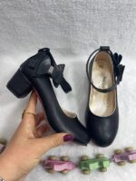 تصویر تک مشکی کفش مجلسی دخترانه پاشنه‌دار مدل مهدیران2