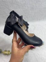 تصویر تک کفش مجلسی دخترانه پاشنه‌دار مدل مهدیران مشکی 4