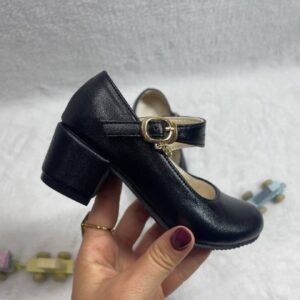 تصویر تک مشکی کفش مجلسی دخترانه مدل کلاسیک 2